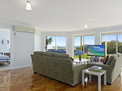 VALLEY VIEWS - 10 Valley Heights Drive - Foster Accommodation 3