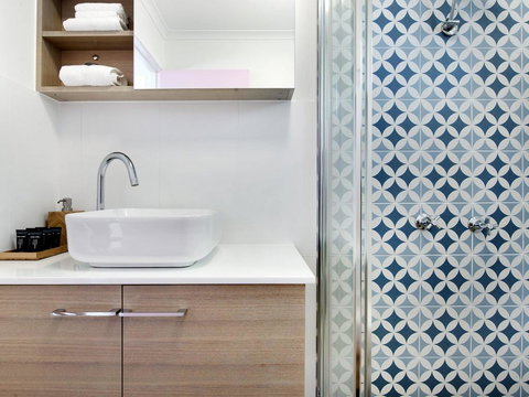 Ventura Beach Motel 2 Bed Poolside - Unit 1 - Foster Accommodation 1