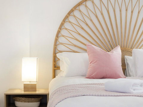 Ventura Beach Motel 2 Bed Poolside - Unit 4 - Foster Accommodation 1