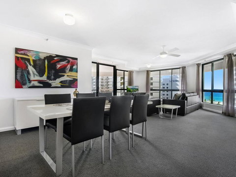 Victoria Square 2 Bed Ocean View Broadbeach - Foster Accommodation 0
