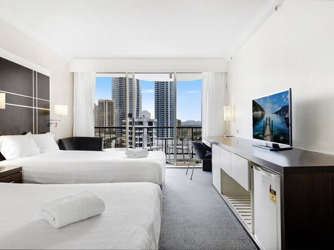 View - In Heart Of Surfers Paradise - Foster Accommodation 3