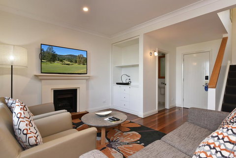 Villa 2br Grange Resort Condo Located Within Cypress Lakes Resort (nothing Is More Central) - Foster Accommodation 2