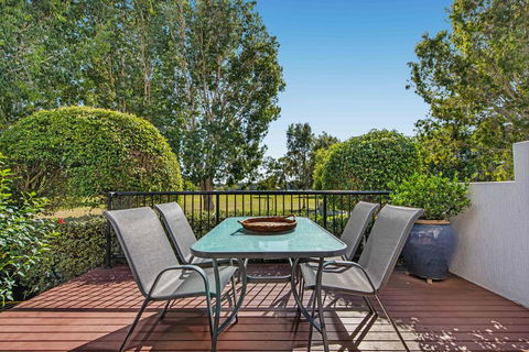 Villa Aqua - Foster Accommodation 1