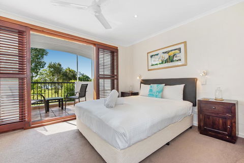 Villa Aqua - Foster Accommodation 0