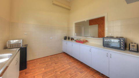 Village Stays Coldstream Gallery Apartment - Foster Accommodation 2