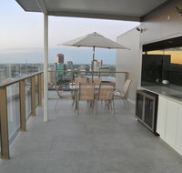VUE Penthouse on King William - Foster Accommodation