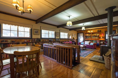 Walhalla Coach House - Foster Accommodation 3