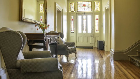 Waratah On York - Foster Accommodation 1