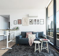 Waterfront apt on Mel Collins Street3 - Foster Accommodation