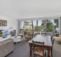 Waterfront resort living with space for the family - Foster Accommodation