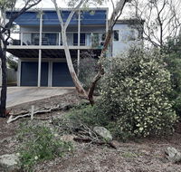 Elevated Holiday House Overlooks Tranquil Wetlands - Foster Accommodation
