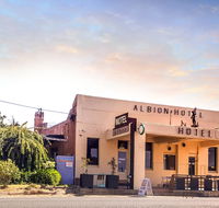 Albion Hotel and Motel Castlemaine - Foster Accommodation