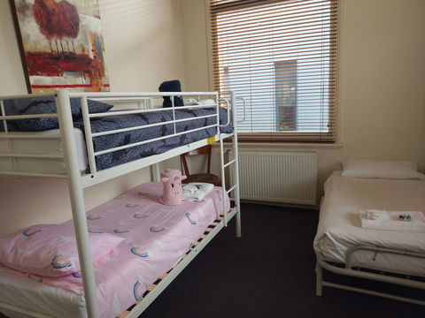 Ansonia On Lydiard - Foster Accommodation 13