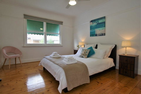 A Stroll Away - Foster Accommodation 7