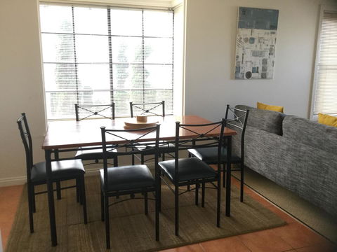 At The Beach Apartments - Foster Accommodation 6