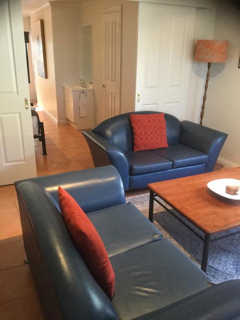 At The Beach Apartments - Foster Accommodation 12