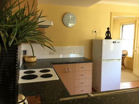 At The Beach Apartments - Foster Accommodation 7