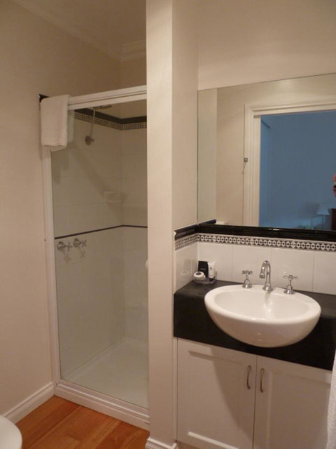 Beechwood Apartment - Foster Accommodation 8