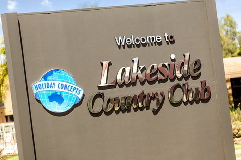 Lakeside Country Club - Foster Accommodation 8