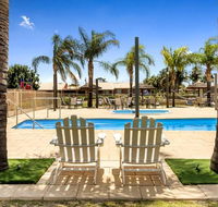 Lakeside Country Club - Foster Accommodation