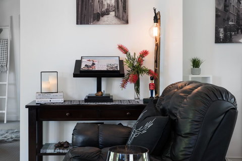 Cottage 4A - Foster Accommodation 7