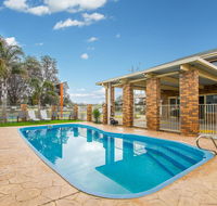 Hybiscus Waterfront Apartments - Foster Accommodation