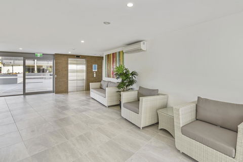 Aquarius Kawana - Foster Accommodation 33