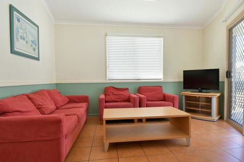 BIG4 Breeze Holiday Parks - Rainbow Beach - Foster Accommodation 1