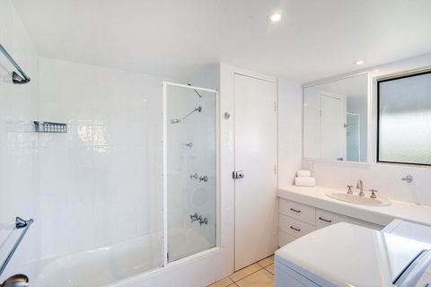 Sunseeker Holiday Apartments - Foster Accommodation 27