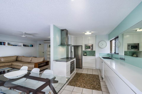 Sunseeker Holiday Apartments - Foster Accommodation 38
