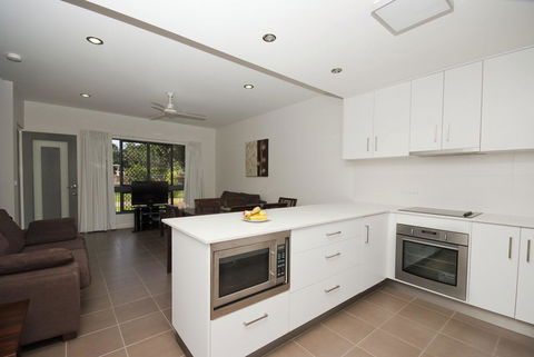 Woodville Beach Townhouse 6 - Foster Accommodation 4