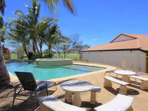 Coral Cove Resort - Foster Accommodation 11