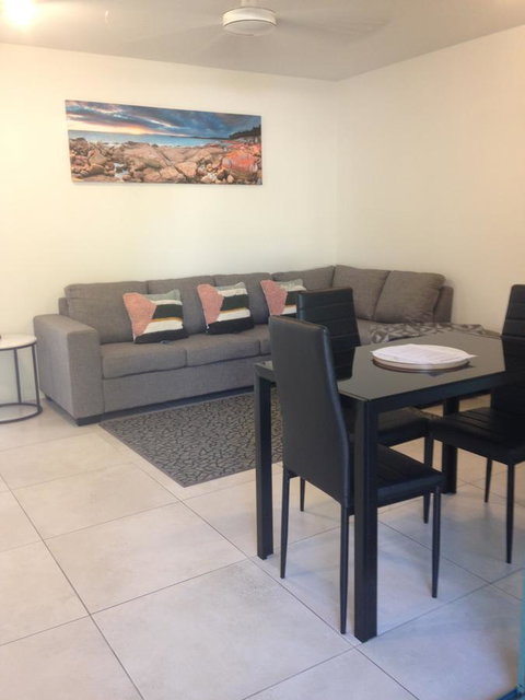 Chez Noosa Resort Motel - Foster Accommodation 3