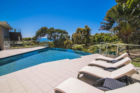Rainbow Ocean Palms Resort - Foster Accommodation 4