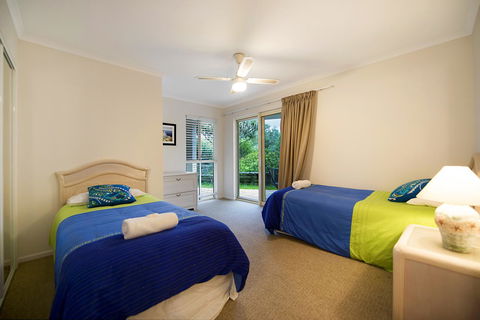 Whale Watch Ocean Beach Resort - Foster Accommodation 6