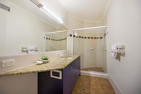 Whale Watch Ocean Beach Resort - Foster Accommodation 12