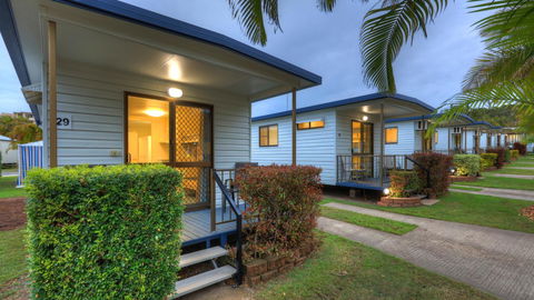 Alex Beach Cabins And Tourist Park - Foster Accommodation 34