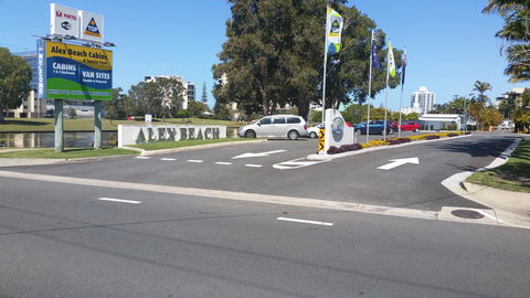 Alex Beach Cabins And Tourist Park - Foster Accommodation 19