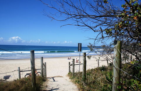 Alex Beach Cabins And Tourist Park - Foster Accommodation 13