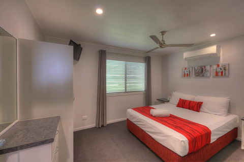 Alex Beach Cabins And Tourist Park - Foster Accommodation 8