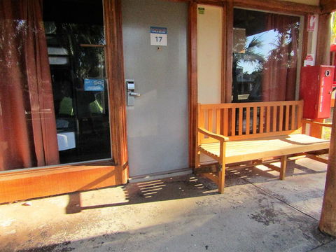 Nomads Airlie Beach - Foster Accommodation 16