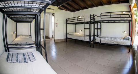 Nomads Airlie Beach - Foster Accommodation 3