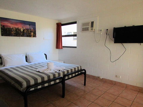 Nomads Airlie Beach - Foster Accommodation 14