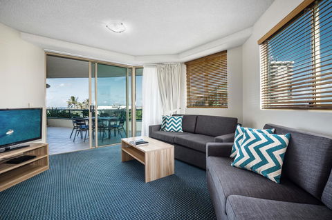 Landmark Resort - Foster Accommodation 9