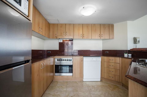 Landmark Resort - Foster Accommodation 5