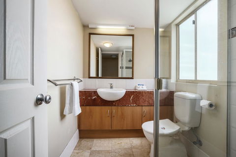 Landmark Resort - Foster Accommodation 10