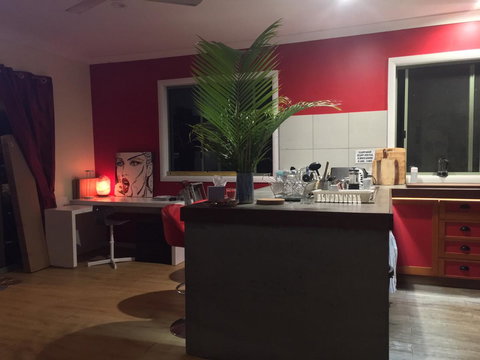 KiteSurf 1770 Beach House - Foster Accommodation 11