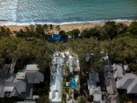 Paradise On The Beach Resort - Foster Accommodation 6