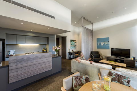 Oaks Redcliffe Mon Komo Suites - Foster Accommodation 21