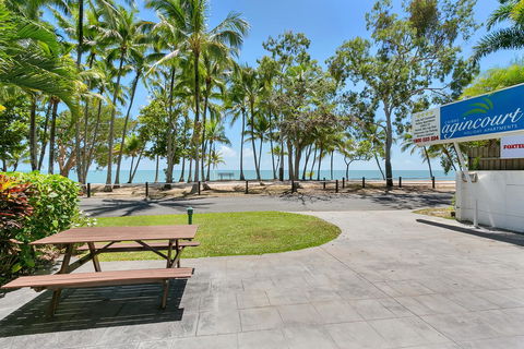 Agincourt Beachfront Apartments - Foster Accommodation 5
